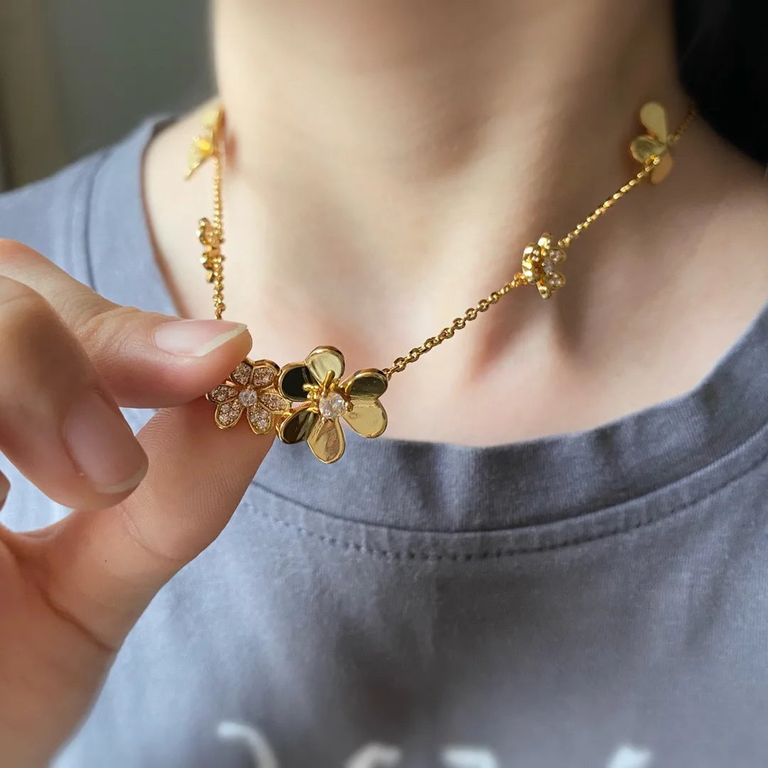 High Quality Lucky Leaf Real Gold Plated Flower Clavicle Necklace for Women Fashion Jewelry LN040